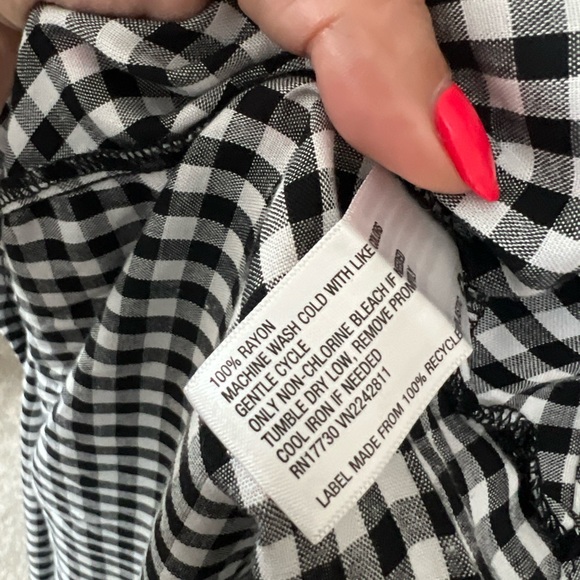 Checkered bell sleeve top - Picture 7 of 8
